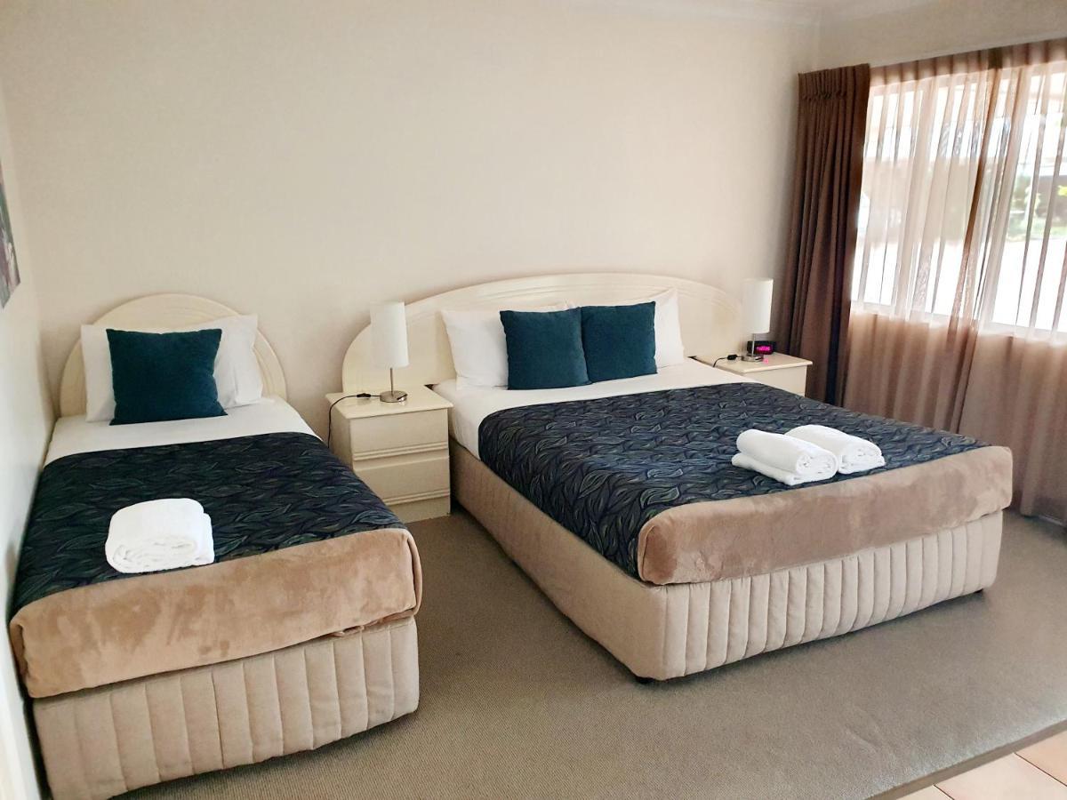 Rockhampton Palms Motor Inn מראה חיצוני תמונה